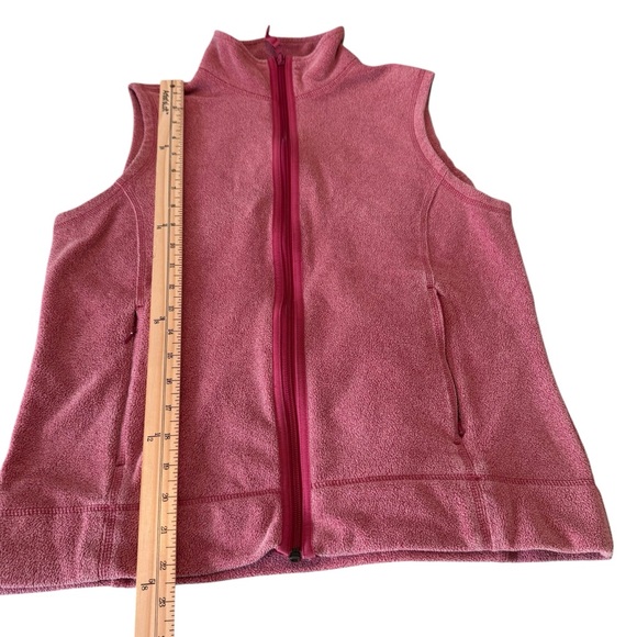 L.L. Bean Fleece Vest Women's Size M Pink Full Zip Pockets Outerwear. - Picture 4 of 7